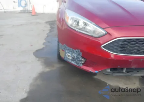 2016 Ford Focus Se z USA, uszkodzony, nr VIN 1FADP3F21GL203517